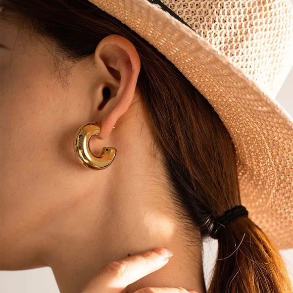 Vintage Stainless Steel Chunky C Shape Hoop Earrings ( Size: 40mm) - Picture 4 of 16